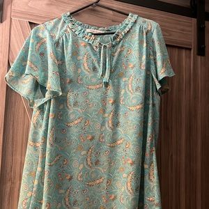 Women’s flowy top